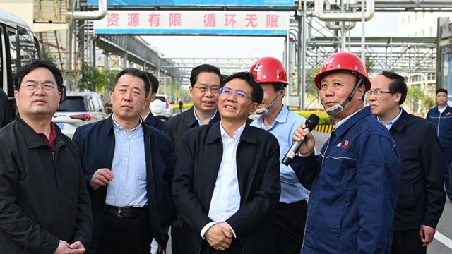 生态环境部党组书记孙金龙赴河南调研大气污染防治工作